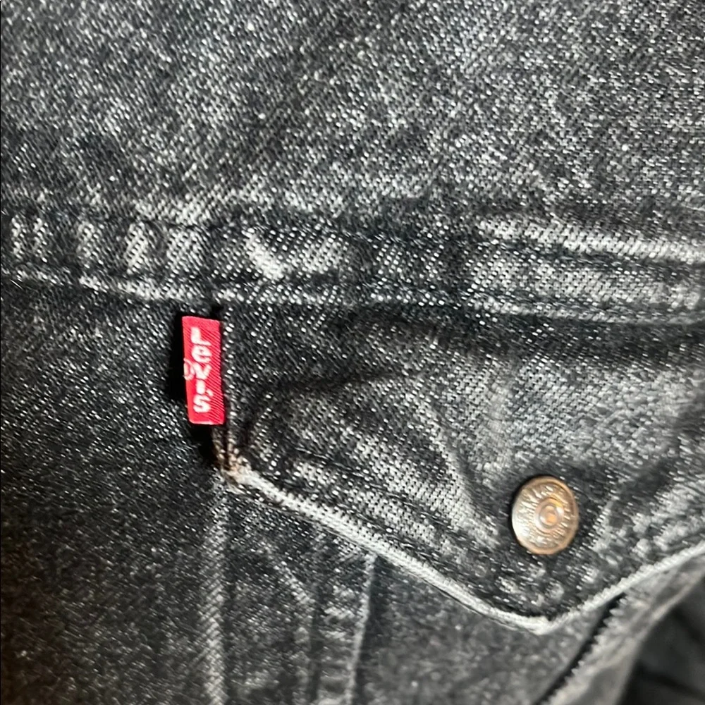 Levi's Charcoal Denim Jacket with White Lining - Picture 3 of 14